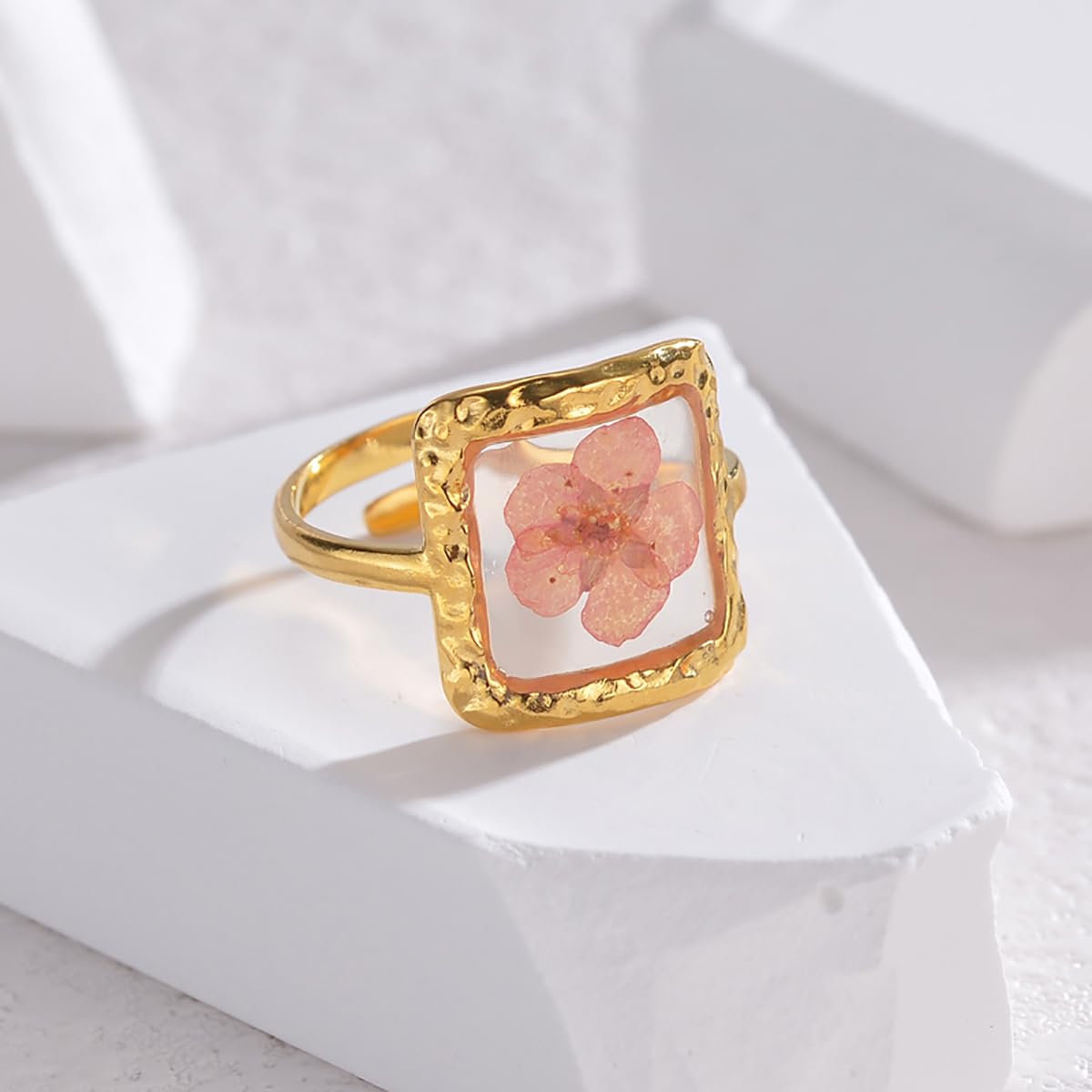 Handmade Dried Flower Statement Ring for Women Gold-Toned Stainless Steel Adjustable Pressed Blossom Forget-Me-Not Flowers Open Band Rings Wedding Holiday Jewelry