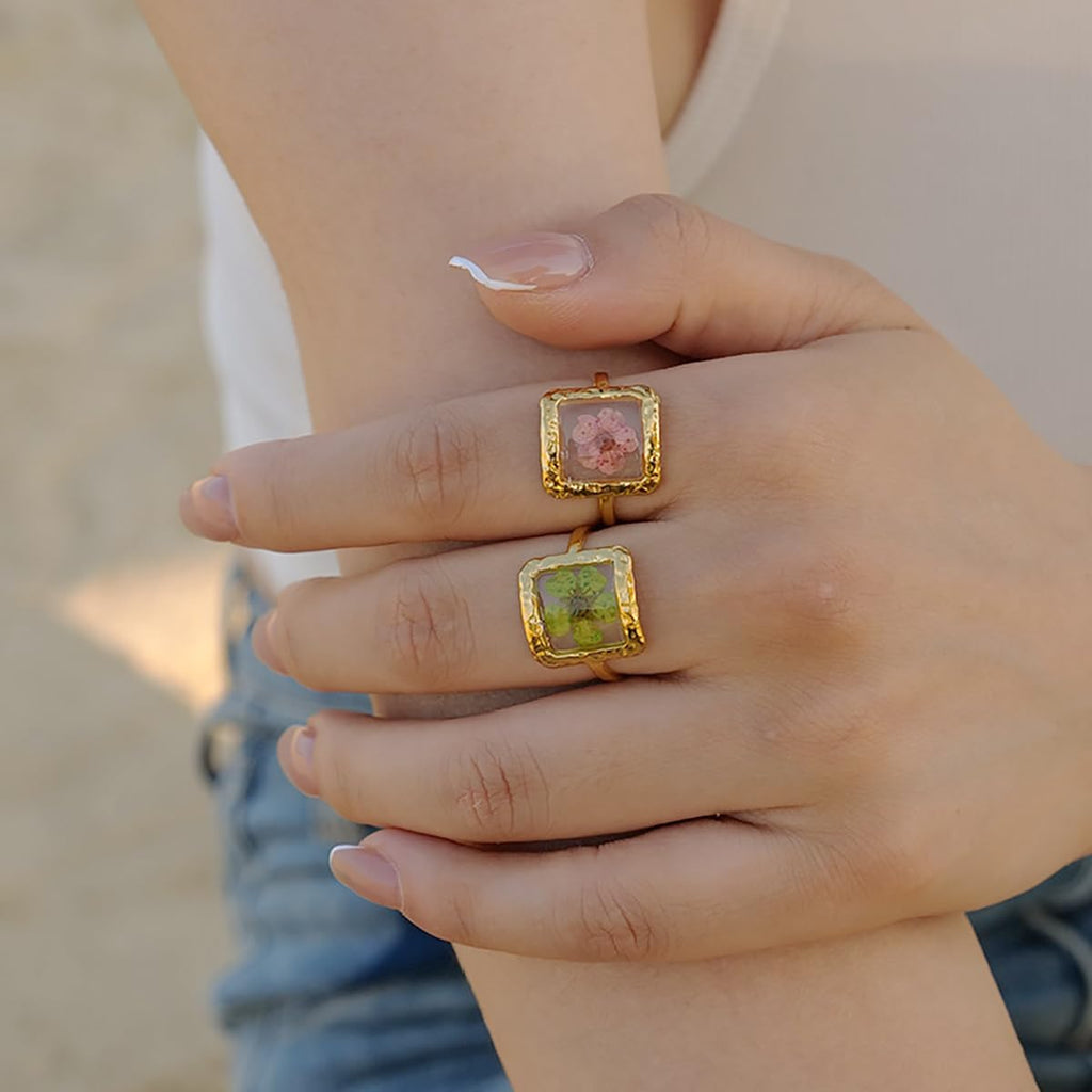 Handmade Dried Flower Statement Ring for Women Gold-Toned Stainless Steel Adjustable Pressed Blossom Forget-Me-Not Flowers Open Band Rings Wedding Holiday Jewelry