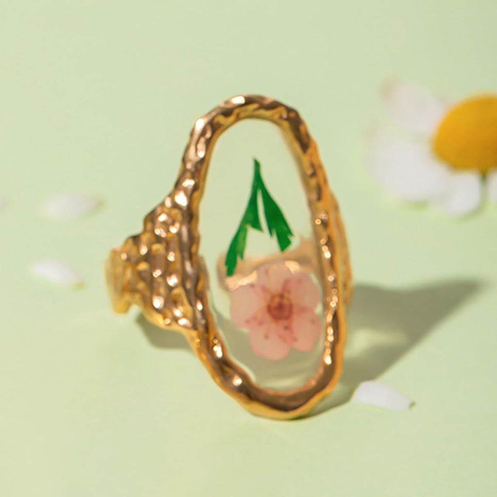 Handmade Dried Flower Statement Ring for Women Gold-Toned Stainless Steel Adjustable Pressed Blossom Forget-Me-Not Flowers Open Band Rings Wedding Holiday Jewelry