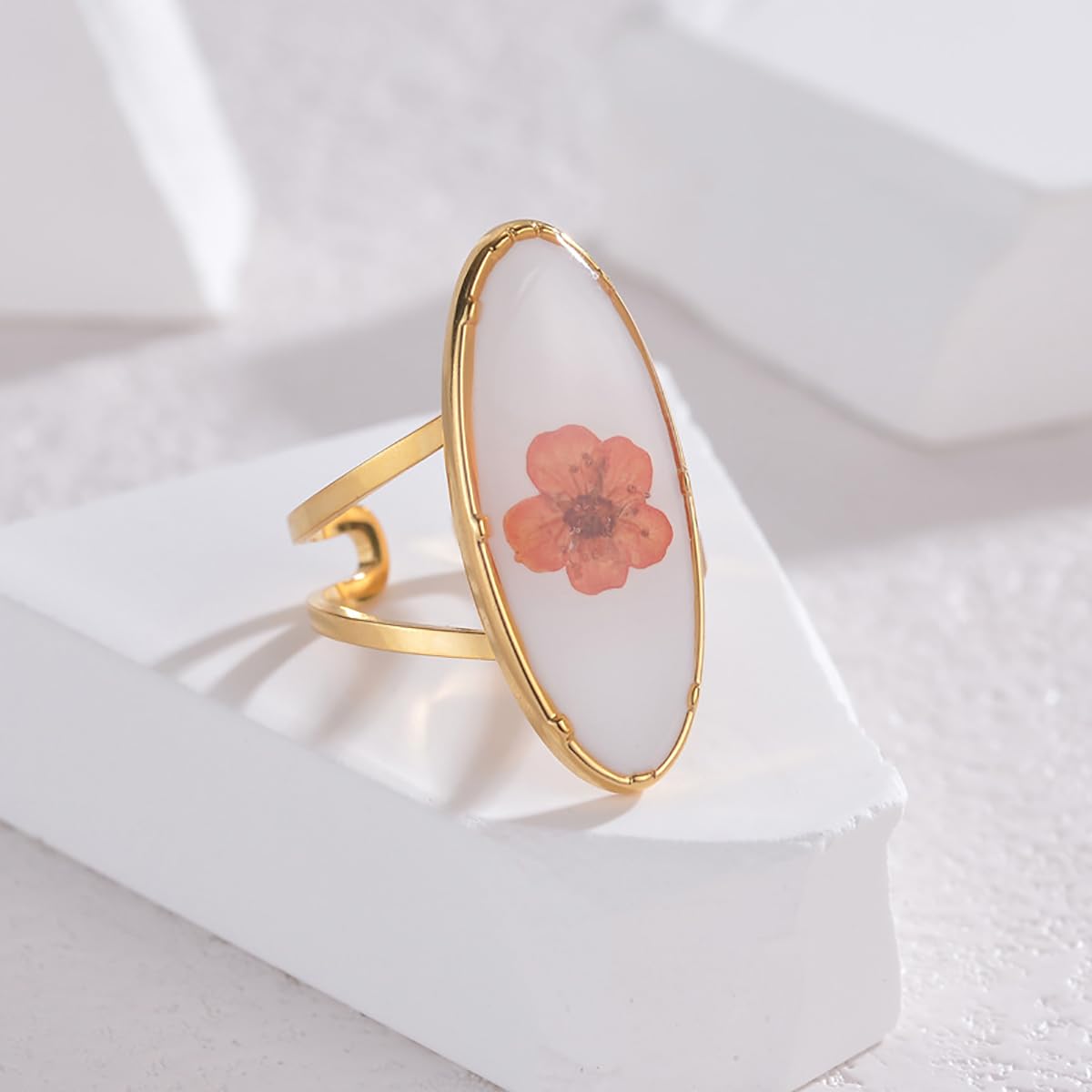 Handmade Dried Flower Statement Ring for Women Gold-Toned Stainless Steel Adjustable Pressed Blossom Forget-Me-Not Flowers Open Band Rings Wedding Holiday Jewelry