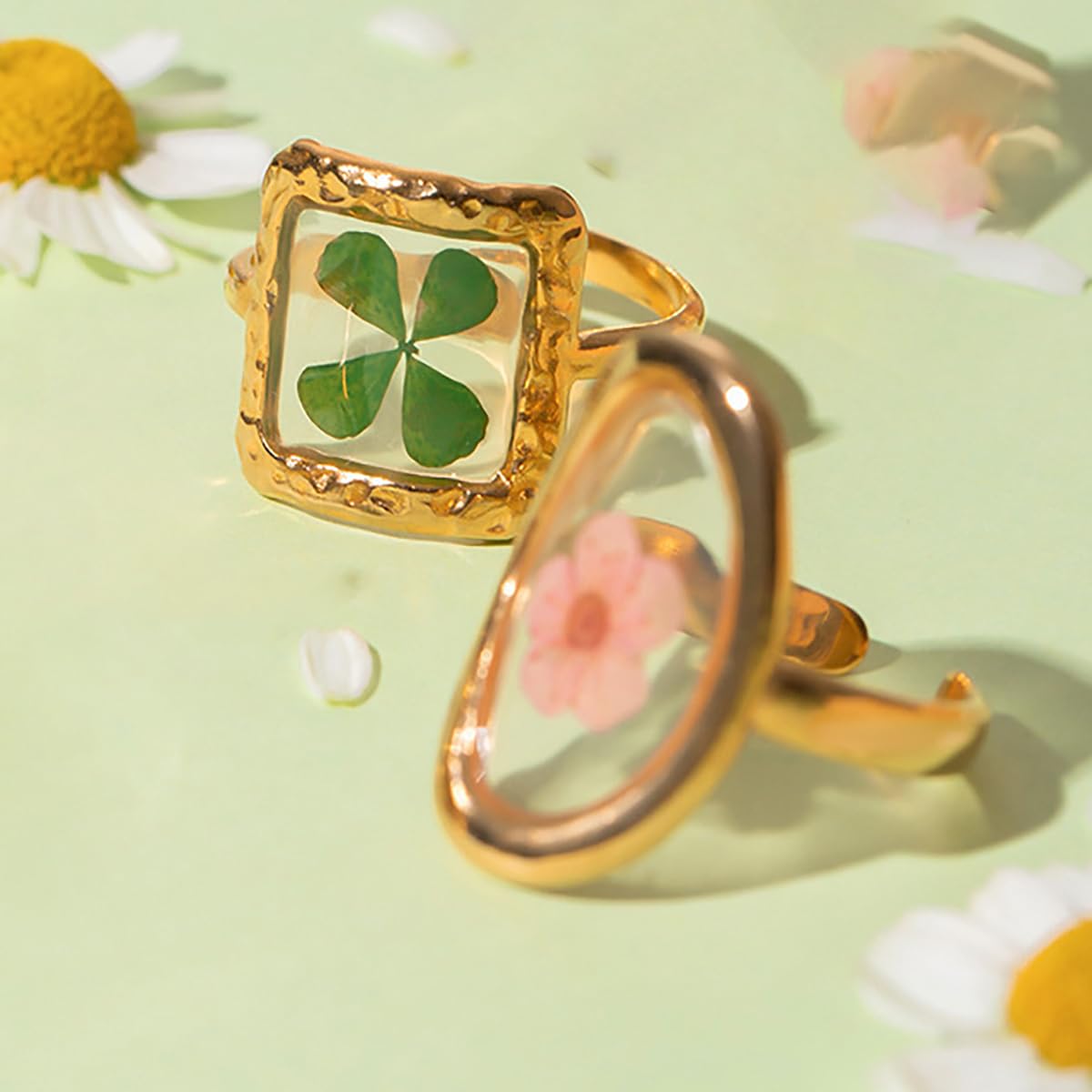 Handmade Dried Flower Statement Ring for Women Gold-Toned Stainless Steel Adjustable Pressed Blossom Forget-Me-Not Flowers Open Band Rings Wedding Holiday Jewelry