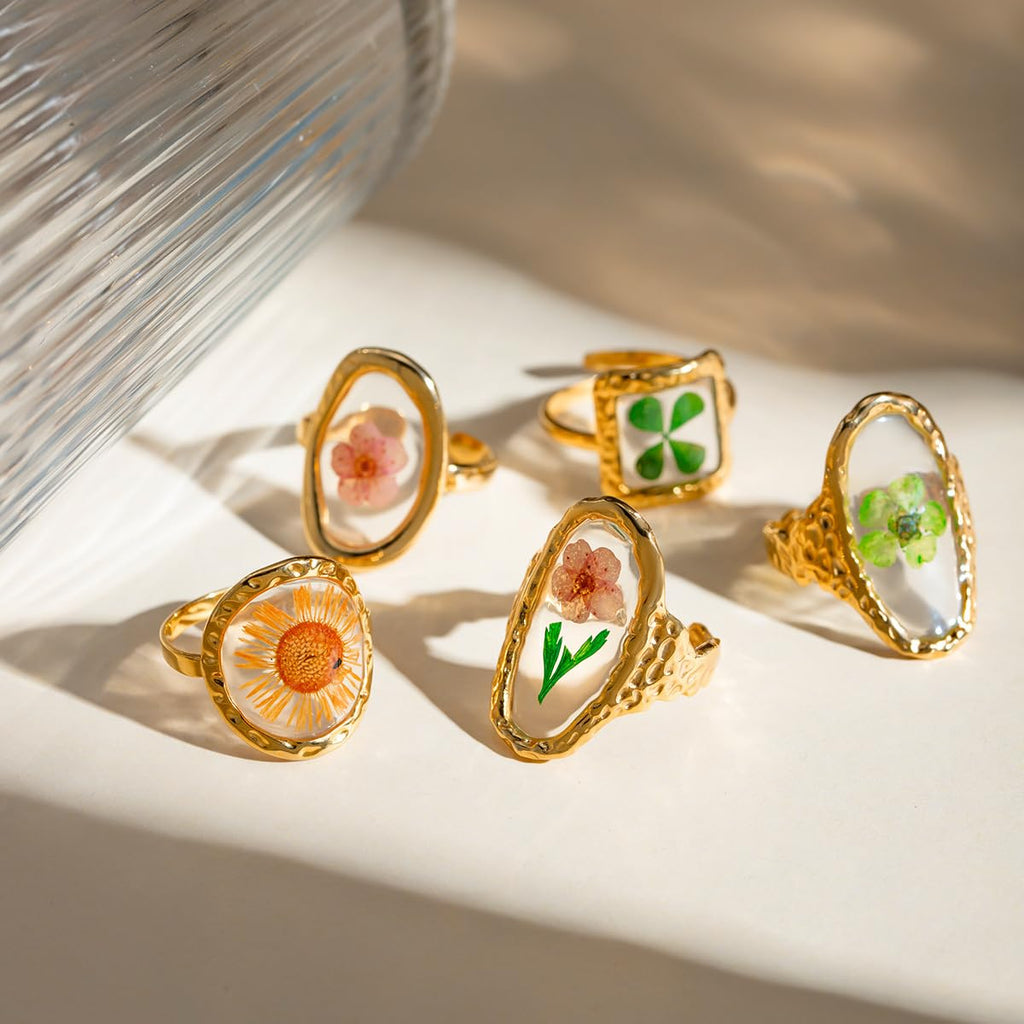 Handmade Dried Flower Statement Ring for Women Gold-Toned Stainless Steel Adjustable Pressed Blossom Forget-Me-Not Flowers Open Band Rings Wedding Holiday Jewelry