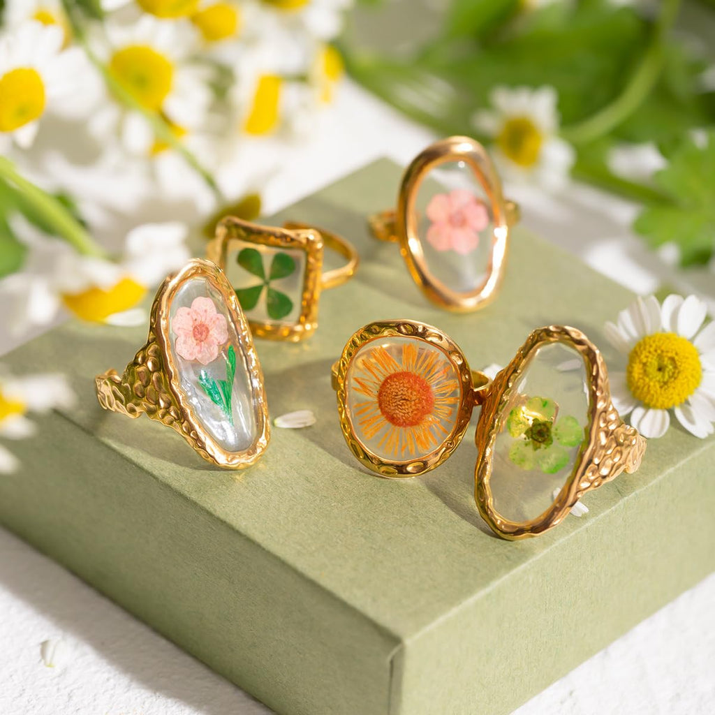 Handmade Dried Flower Statement Ring for Women Gold-Toned Stainless Steel Adjustable Pressed Blossom Forget-Me-Not Flowers Open Band Rings Wedding Holiday Jewelry