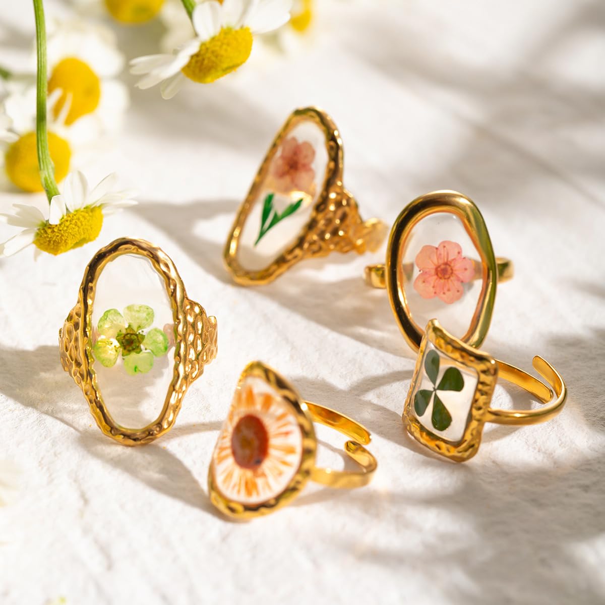 Handmade Dried Flower Statement Ring for Women Gold-Toned Stainless Steel Adjustable Pressed Blossom Forget-Me-Not Flowers Open Band Rings Wedding Holiday Jewelry