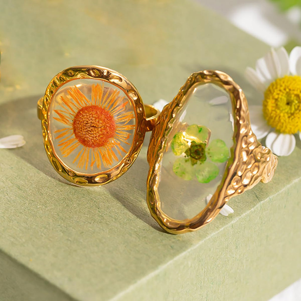 Handmade Dried Flower Statement Ring for Women Gold-Toned Stainless Steel Adjustable Pressed Blossom Forget-Me-Not Flowers Open Band Rings Wedding Holiday Jewelry
