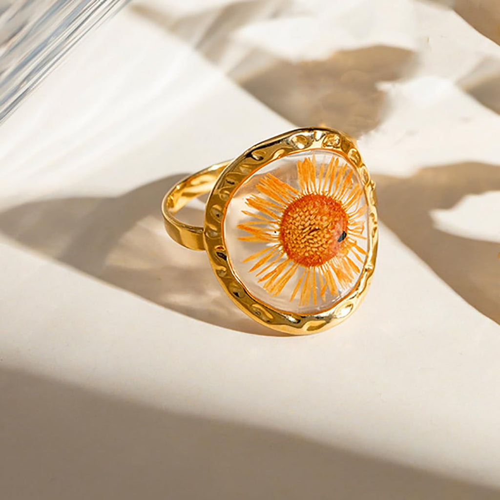Handmade Dried Flower Statement Ring for Women Gold-Toned Stainless Steel Adjustable Pressed Blossom Forget-Me-Not Flowers Open Band Rings Wedding Holiday Jewelry