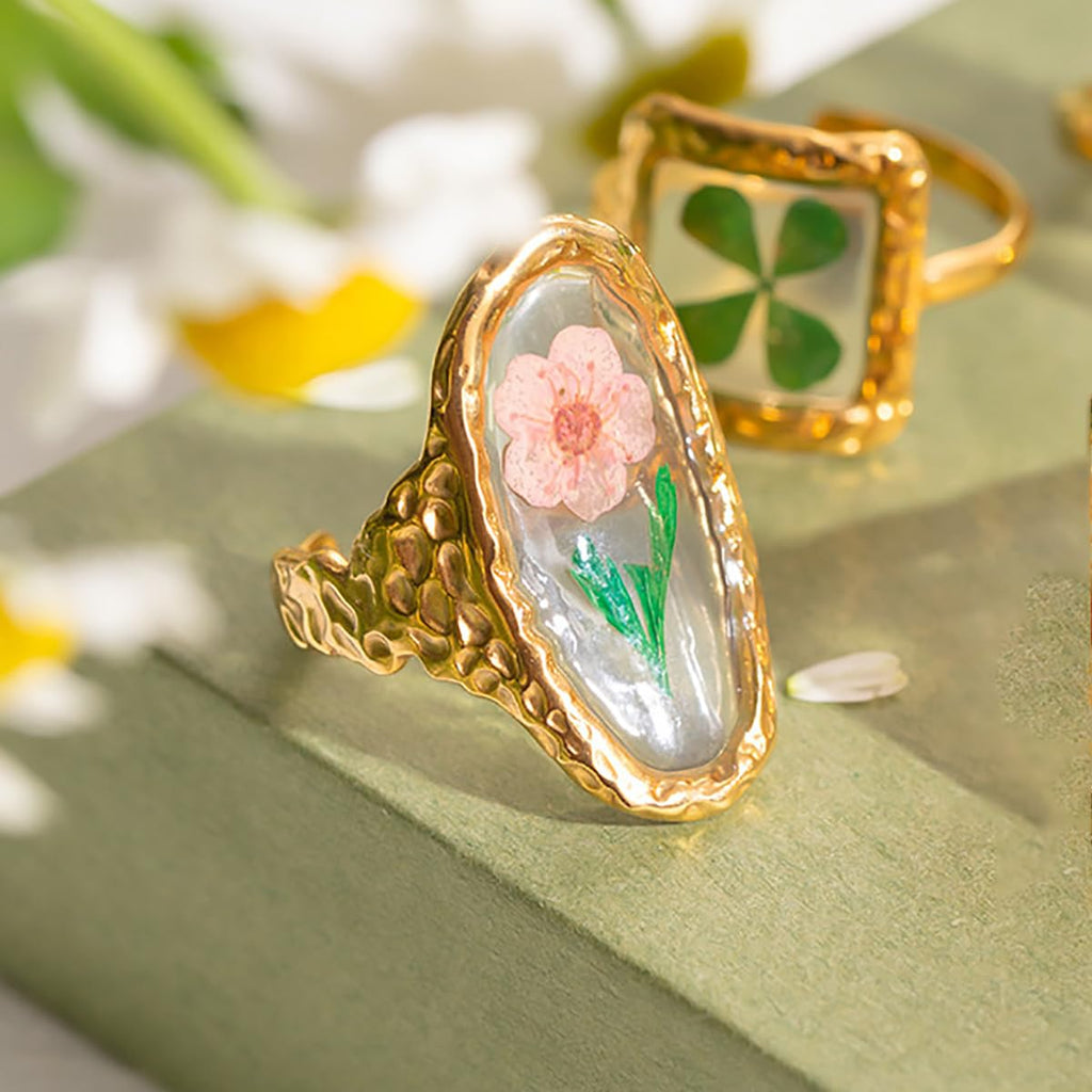 Handmade Dried Flower Statement Ring for Women Gold-Toned Stainless Steel Adjustable Pressed Blossom Forget-Me-Not Flowers Open Band Rings Wedding Holiday Jewelry