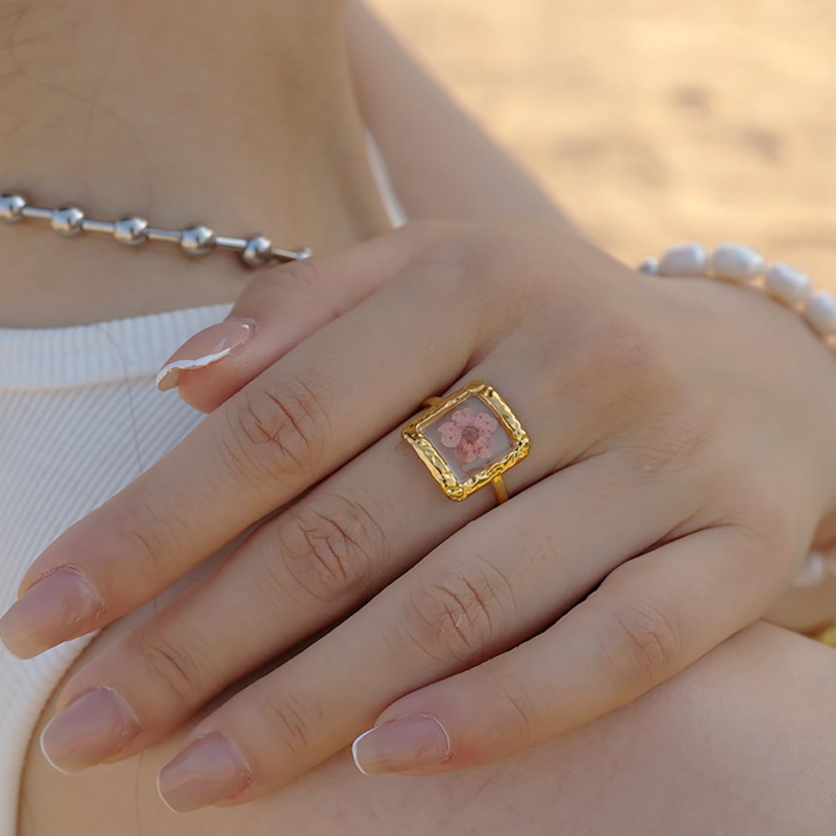 Handmade Dried Flower Statement Ring for Women Gold-Toned Stainless Steel Adjustable Pressed Blossom Forget-Me-Not Flowers Open Band Rings Wedding Holiday Jewelry