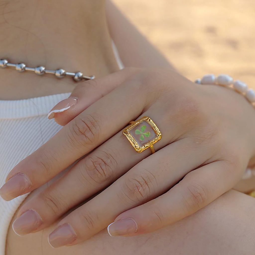 Handmade Dried Flower Statement Ring for Women Gold-Toned Stainless Steel Adjustable Pressed Blossom Forget-Me-Not Flowers Open Band Rings Wedding Holiday Jewelry